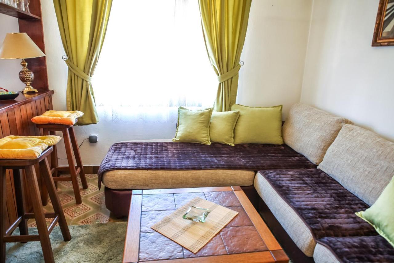 Apartment Dejan Cetinje Buitenkant foto