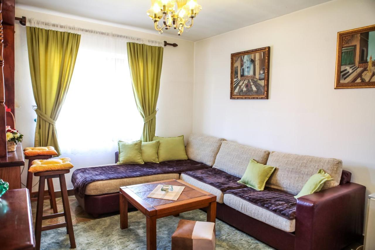 Apartment Dejan Cetinje Buitenkant foto